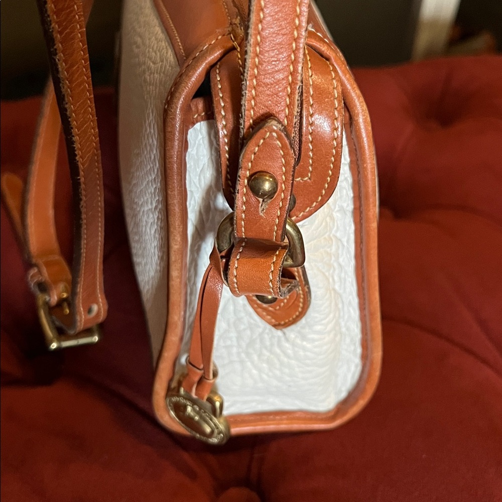 Dooney & Bourke Vintage White Shoulder Bag - Picture 12 of 14